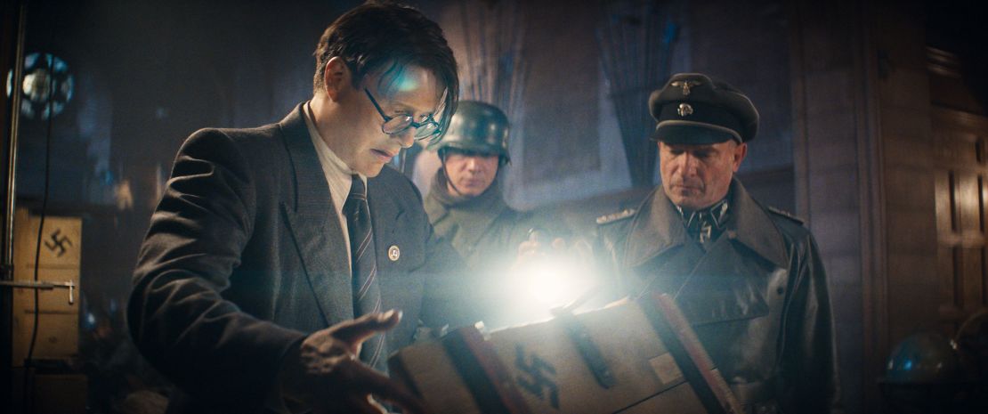 Colonel Weber (Thomas Kretschmann) and Doctor Jürgen Voller (Mads Mikkelsen) in