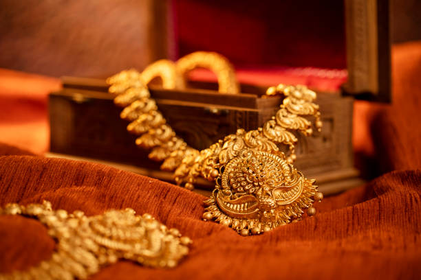 Today, if someone were to buy Rs 1 crore worth of gold, they would get approximately 758 (0.76 kg) of gold. Today, if someone were to buy Rs 1 crore worth of gold, they would get approximately 758 (0.76 kg) of gold.